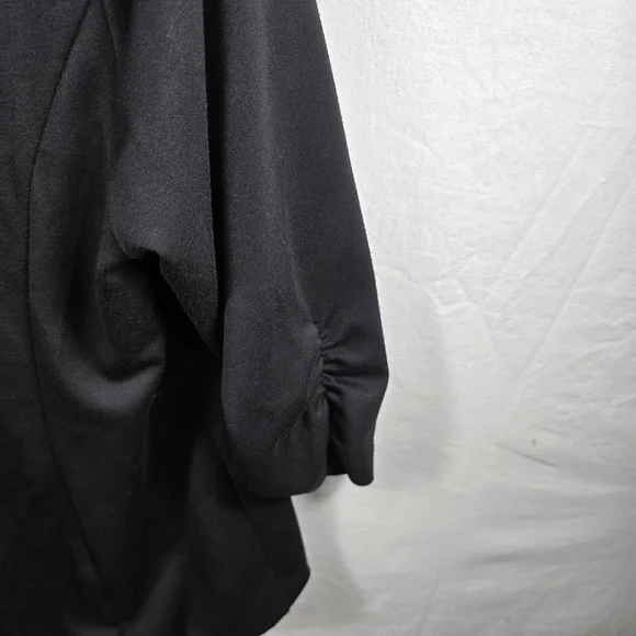 Torrid Black Women's Plus Blazer Size 2X Pockets - Picture 6 of 7